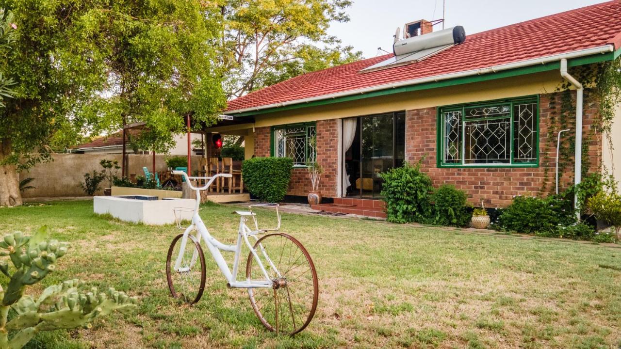 Birdville Bnb Guest House Gaborone Esterno foto