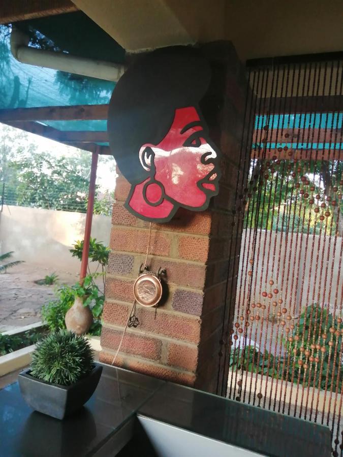 Birdville Bnb Guest House Gaborone Esterno foto