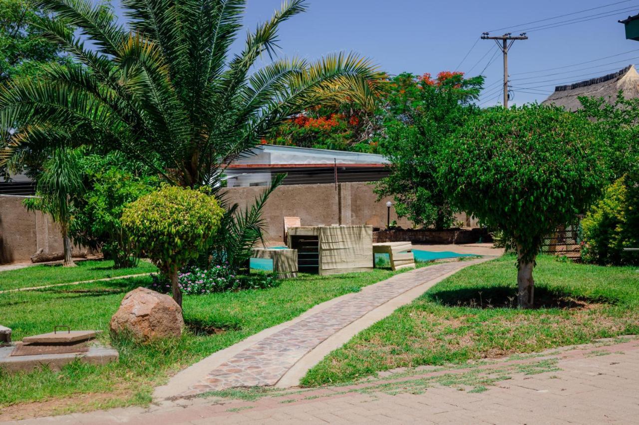 Birdville Bnb Guest House Gaborone Esterno foto