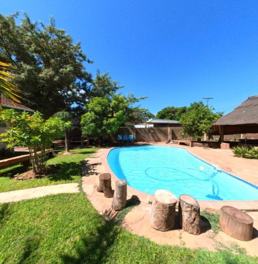 Birdville Bnb Guest House Gaborone Esterno foto