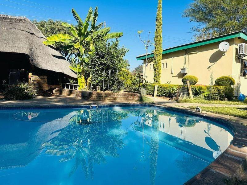 Birdville Bnb Guest House Gaborone Esterno foto