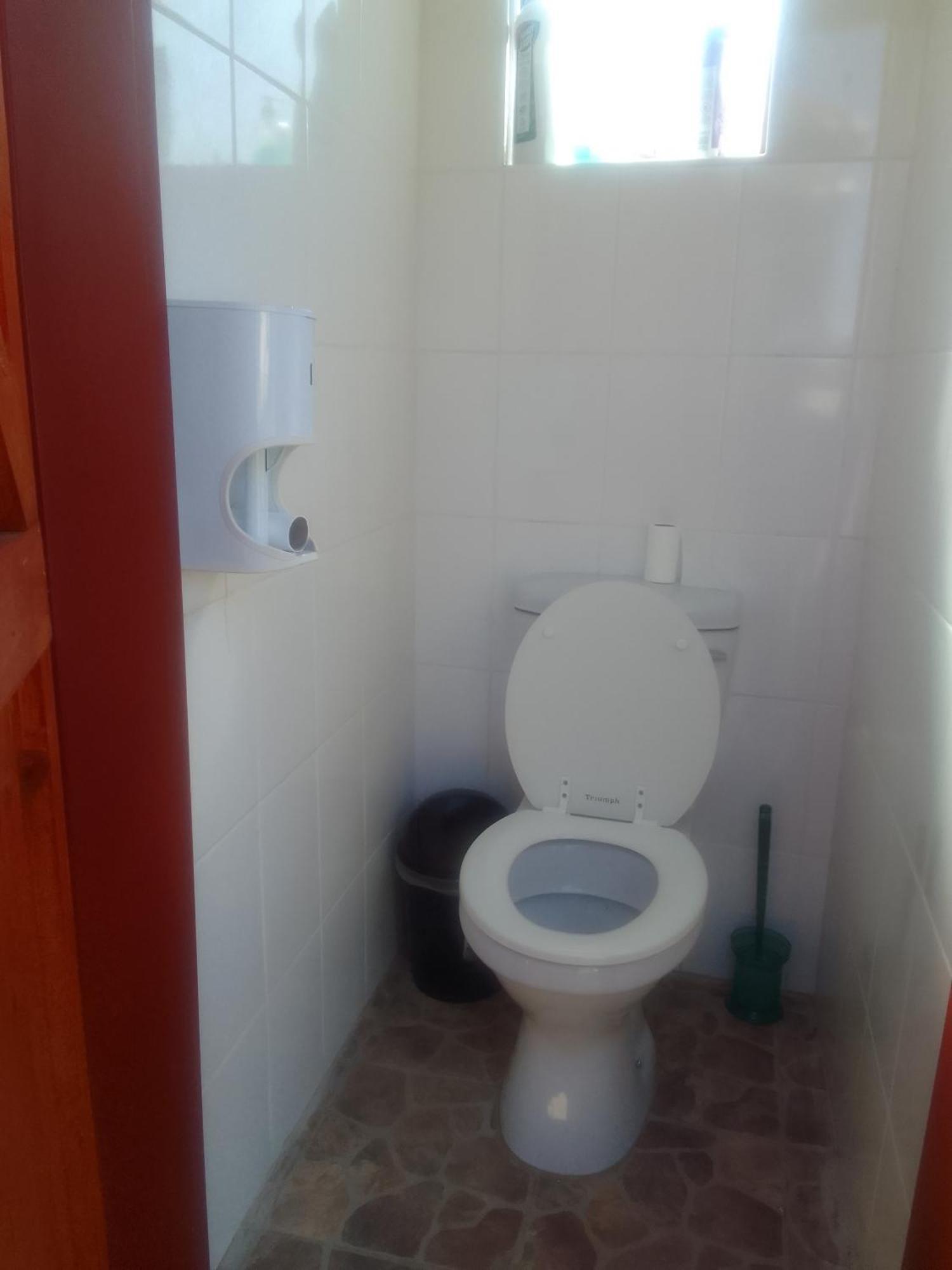 Birdville Bnb Guest House Gaborone Esterno foto