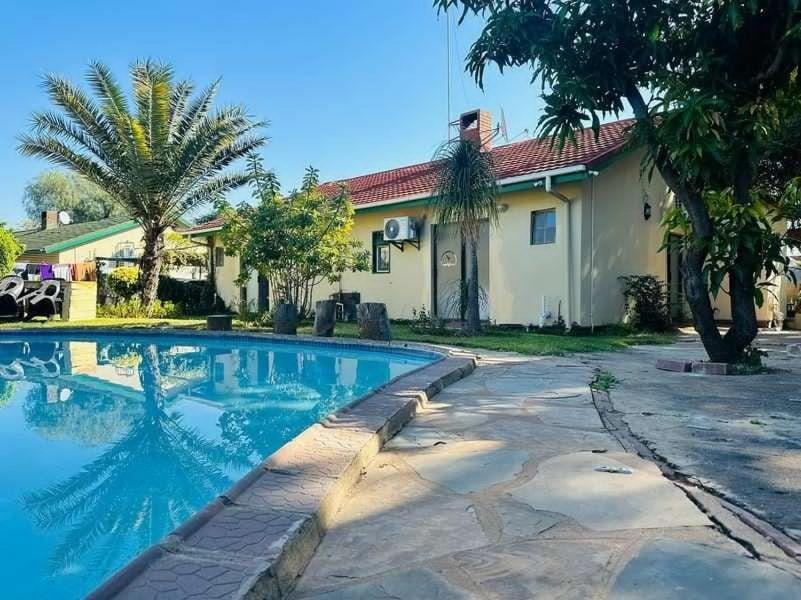 Birdville Bnb Guest House Gaborone Esterno foto