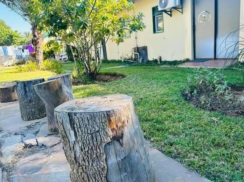Birdville Bnb Guest House Gaborone Esterno foto