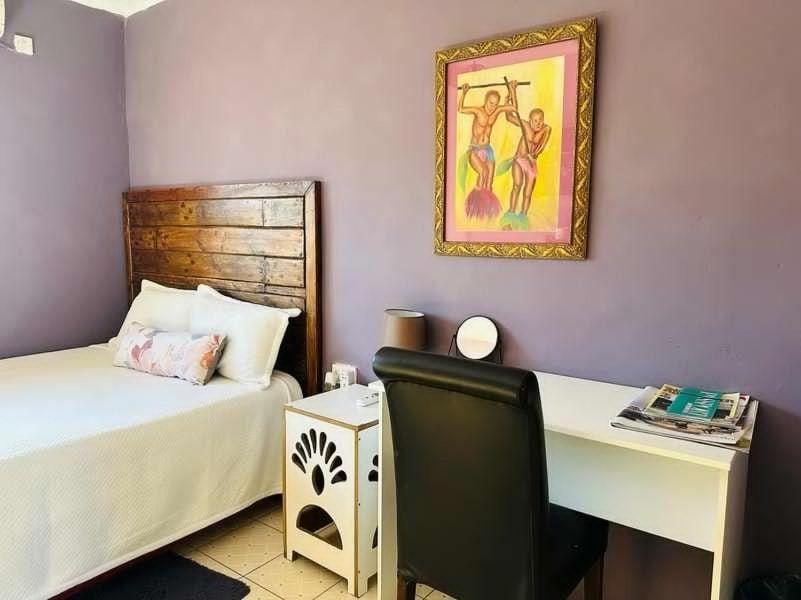 Birdville Bnb Guest House Gaborone Esterno foto