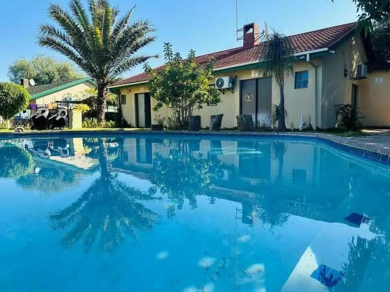 Birdville Bnb Guest House Gaborone Esterno foto